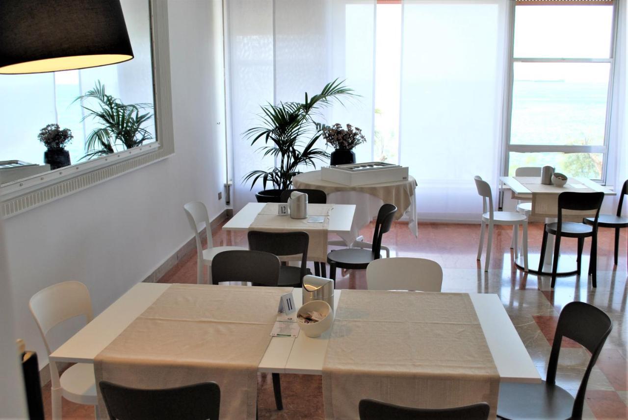 Park Hotel Mar Grande Таранто Екстериор снимка