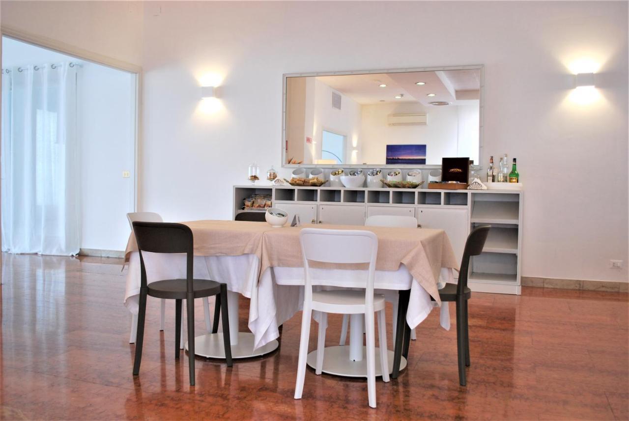 Park Hotel Mar Grande Таранто Екстериор снимка