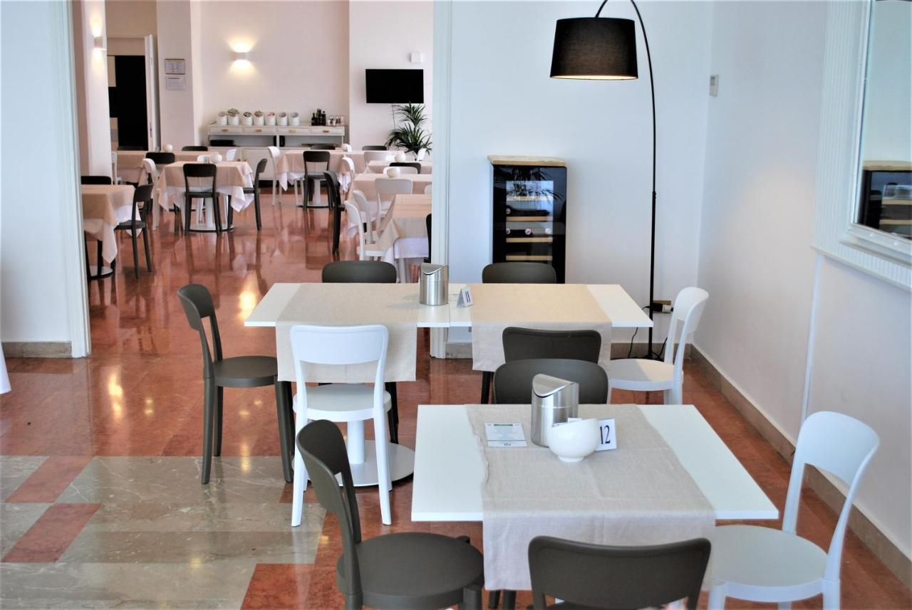 Park Hotel Mar Grande Таранто Екстериор снимка