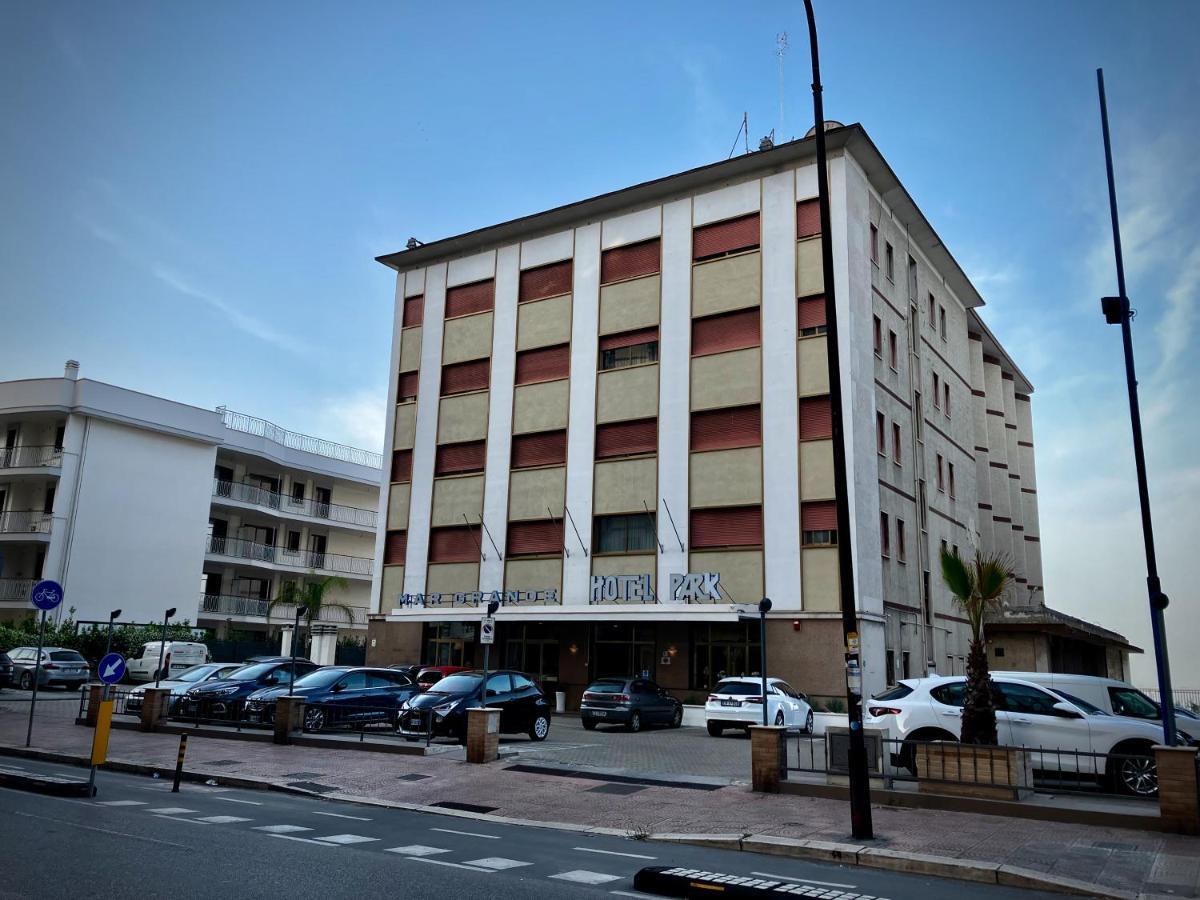 Park Hotel Mar Grande Таранто Екстериор снимка