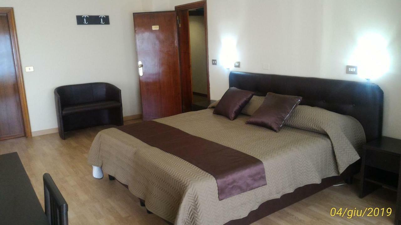 Park Hotel Mar Grande Таранто Екстериор снимка
